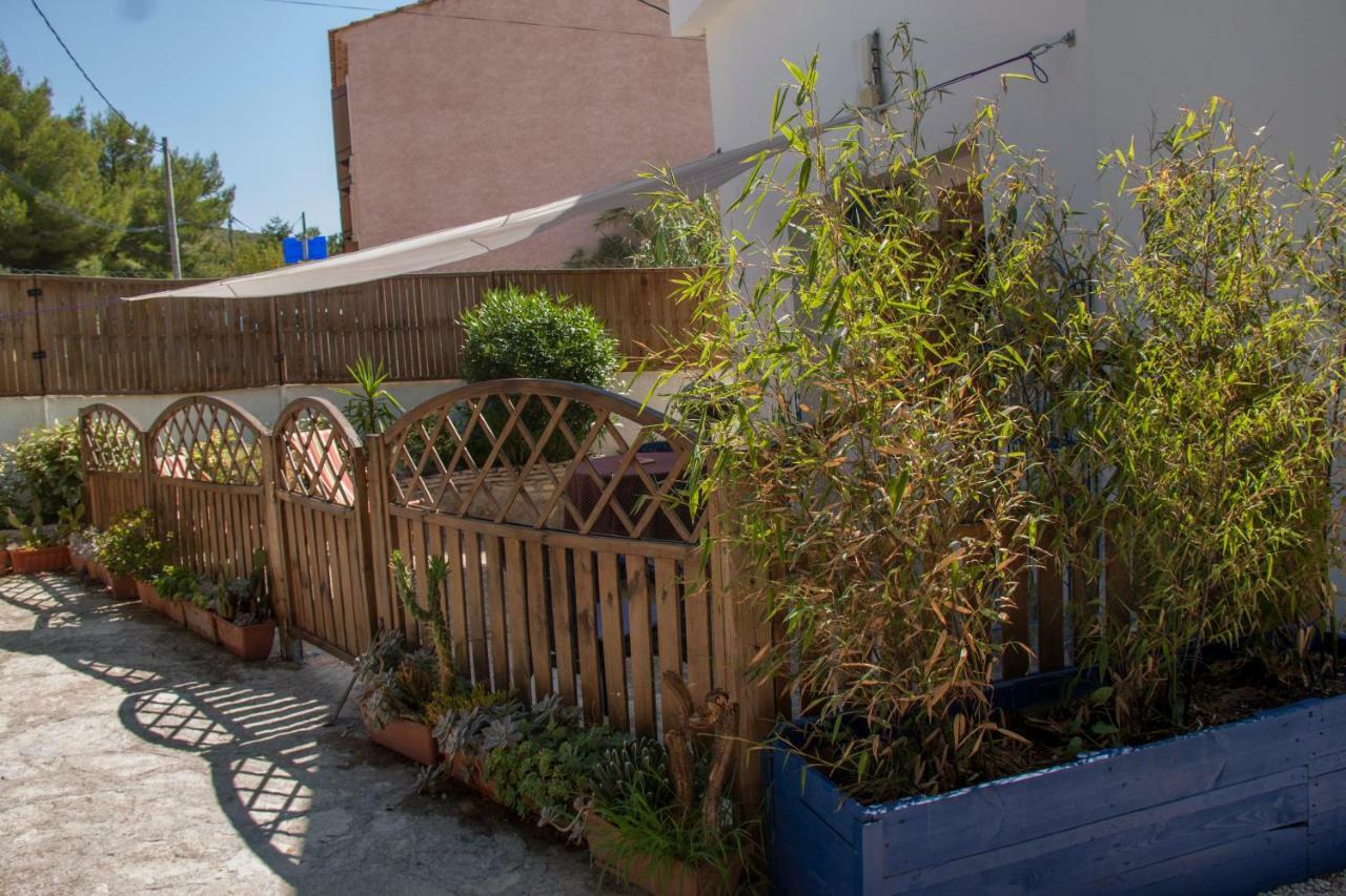 Ferienwohnung L'Abri et L'Atelier Du Jas Ensues-la-Redonne Exterior foto